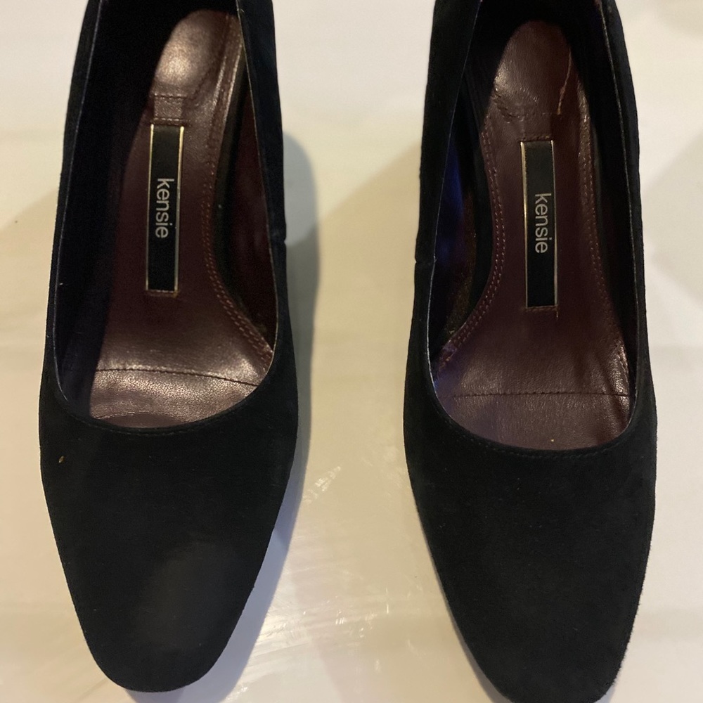 Kensie low pumps